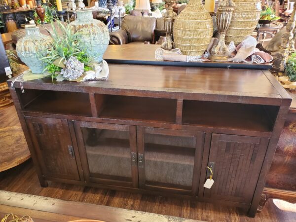 #8055 (CH1721) Media Console