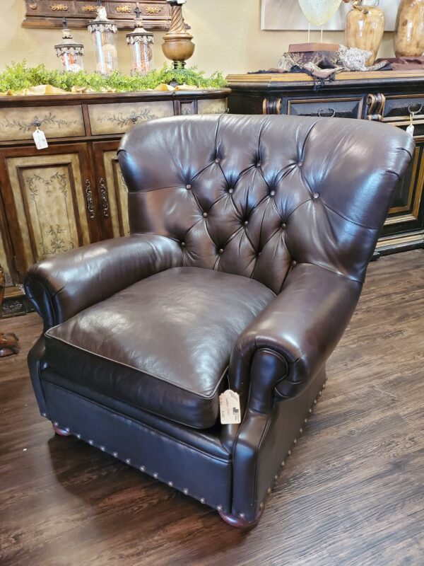 #8061 (CH1802) Leather Chair by Distinctions